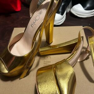 BeOnly Shimmering Gold High Heels